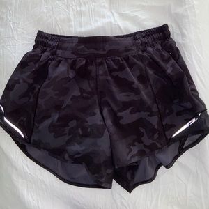 LULULEMON- Hotty Hot Low- Rise Lined Shorts 4"